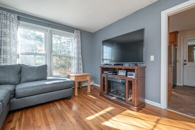 195 Reservoir St, Holden, MA 01520 - photo 4