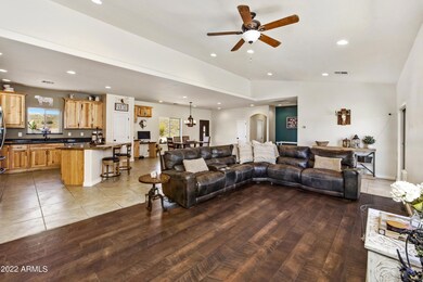 007_Living Room