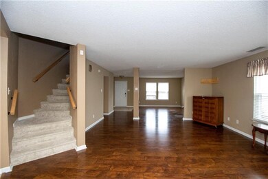 10215 Lothbury Cir, Fishers, IN 46037 - photo 7