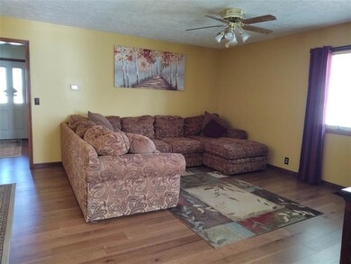 219 Harrison Ct, Greentown, IN 46936 - photo 4