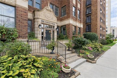 807 W 48th St unit 101, Kansas City, MO 64112 - photo 2