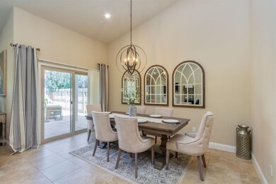 3339 N Carriage Ave, Fresno, CA 93727 - photo 6