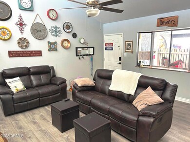 535 E Royal Palms Dr, Mesa, AZ 85203 - photo 2