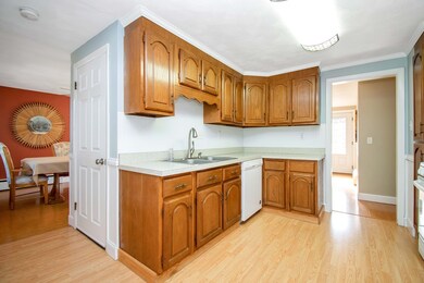 26 Oakland St, Palmer, MA 01069 - photo 3