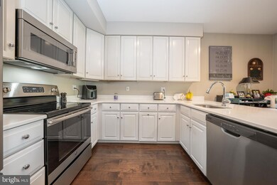 37 Greythorne Woods Cir unit 37, Wayne, PA 19087 - photo 6