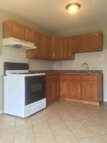 2119 Hermon Ave, Zion, IL 60099 - photo 4