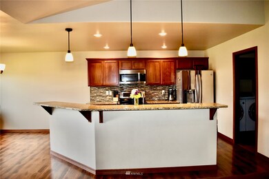 310 N Newark Ave, East Wenatchee, WA 98802 - photo 4