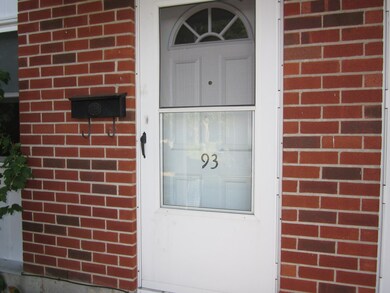 93 Manor Ct unit 93, Springfield, MA 01118 - photo 2