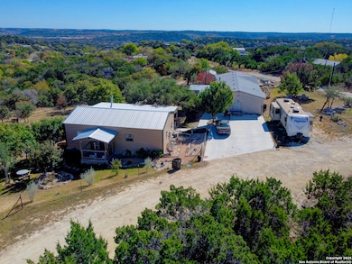 125 Valencia Dr, Kerrville, TX 78028 - photo 2