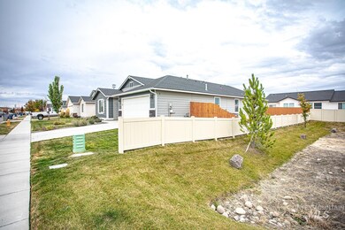 7748 E Bratton Dr, Nampa, ID 83687 - photo 4