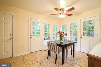 9706 Rolling Ridge Dr, Fairfax Station, VA 22039 - photo 6