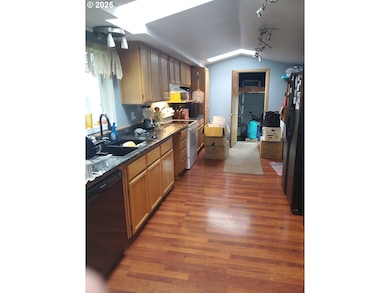 2075 Johnson St, North Bend, OR 97459 - photo 2