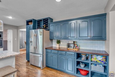 3121 SW Burlingame Rd, Topeka, KS 66611 - photo 7