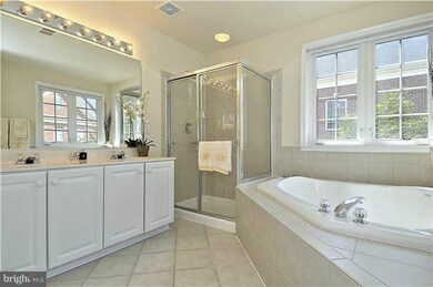 47823 Scotsborough Square unit 122, Sterling, VA 20165 - photo 2