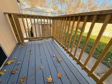 303 Lorraine Dr unit WOODRIDGE ESTATES, Freeport, IL 61032 - photo 7