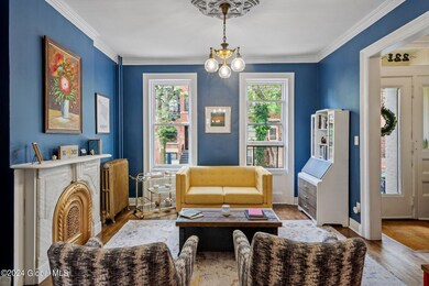 8-web-or-mls-221-jay-st