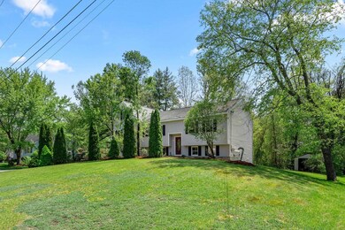 11 Carriage Ln, MerriMacK, NH 03054 - photo 4