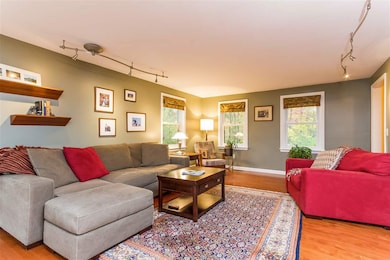 320 Stark Hwy S, Dunbarton, NH 03046 - photo 4