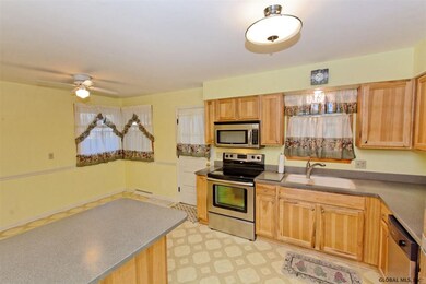 47 Glynn St, Albany, NY 12203 - photo 7