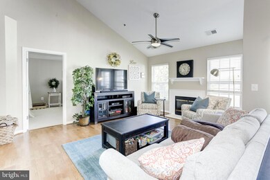 11506 Sperrin Cir unit 402, Fairfax, VA 22030 - photo 3