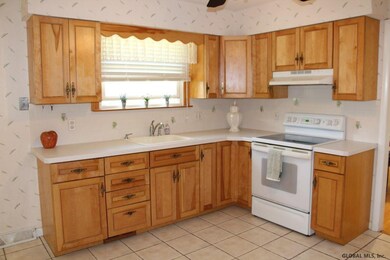 4 Tryon St, Albany, NY 12203 - photo 7