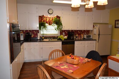 113 Sherwood Dr, Rainbow City, AL 35906 - photo 6