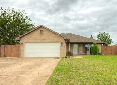 1321 Washington Cir, Moore, OK 73160 - photo 2