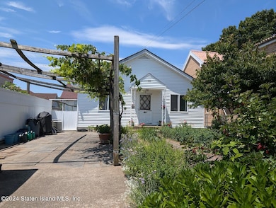 155 Olympia Blvd, Staten Island, NY 10305 - photo 2