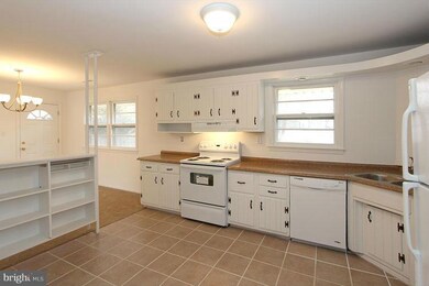 13225 Ronehill Dr, Beltsville, MD 20705 - photo 7