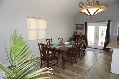 815 N Butrick St, Waukegan, IL 60085 - photo 5