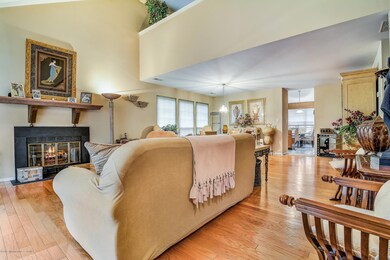 007_Living Room