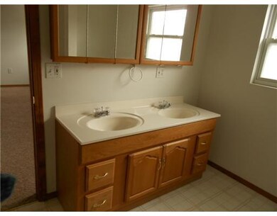 437 Zephyr Ave, Erie, PA 16505 - photo 6