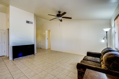 W Willis Place_12