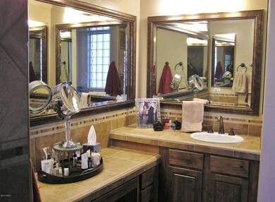 MASTER BATH VANITIES