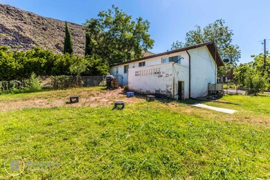 96 S Toquerville Blvd-7