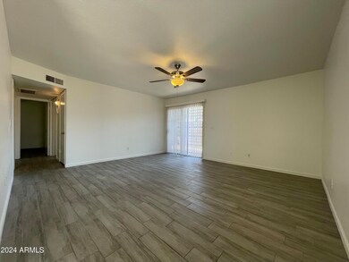 2730 E Belleview St unit 6, Phoenix, AZ 85008 - photo 2