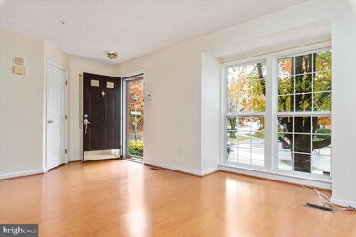 9547 Oakhurst Dr, Columbia, MD 21046 - photo 5