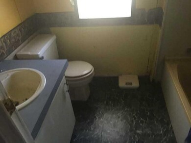 Bathroom 1.