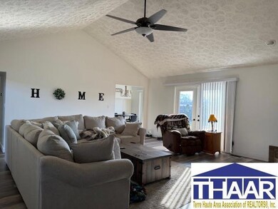 1864 Oakridge Pkwy S, Terre Haute, IN 47802 - photo 4