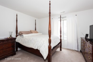 1450 Johnstown Ln unit C, Wheaton, IL 60189 - photo 5