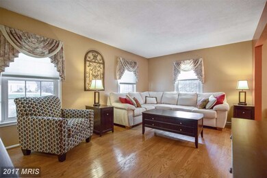 15014 Narrows Ln, Bowie, MD 20716 - photo 2