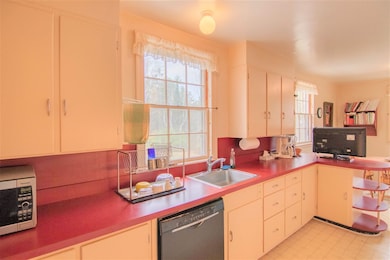 418 Main St, Bethlehem, NH 03574 - photo 7