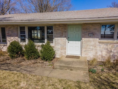 723 E Fuller St, Chenoa, IL 61726 - photo 2