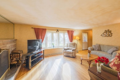 27 Short St, South Easton, MA 02375 - photo 3