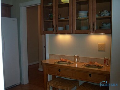 2527 Bay View Ct, Toledo, OH 43611 - photo 5