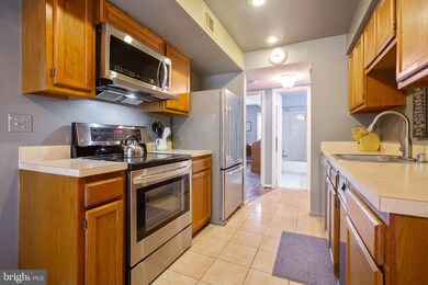 20233 Shipley Terrace unit 3-A-201, Germantown, MD 20874 - photo 7