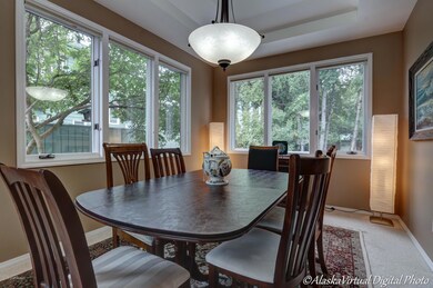 Feel like you are dining in the trees