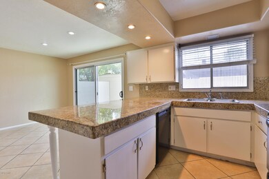 1337 N 44th St interior -10