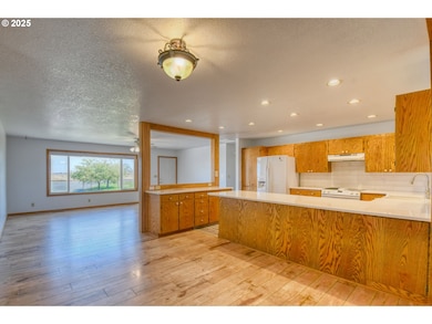 72062 Westfield Blvd, Pendleton, OR 97801 - photo 6