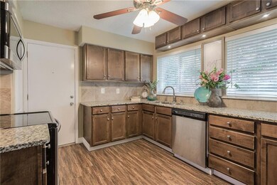 Remodeled kitchen, tons of cabinet and pantry spac